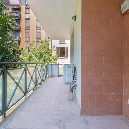 Elegante A 500 Mt Da M4 Con Wifi E Ac Apartment Milan Exterior photo