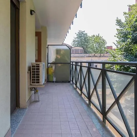 Elegante A 500 Mt Da M4 Con Wifi E Ac Apartment Milan Exterior photo